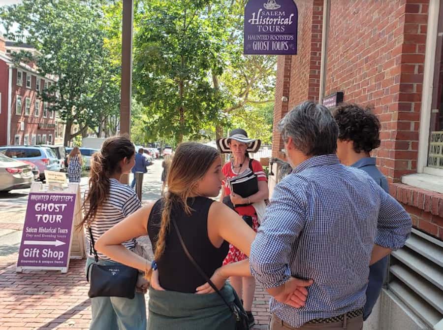Salem: Hocus Pocus Movies and More Tour - Starting on Essex Street with Salem on screen