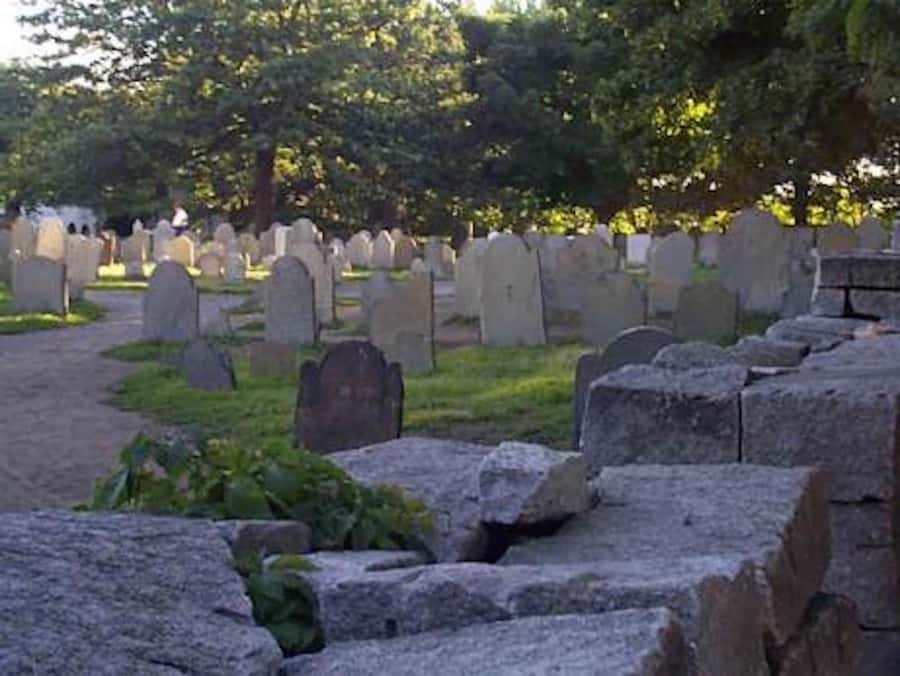 Salem: Hocus Pocus Movies and More Tour - Hocus Pocus through Salem’s real streets