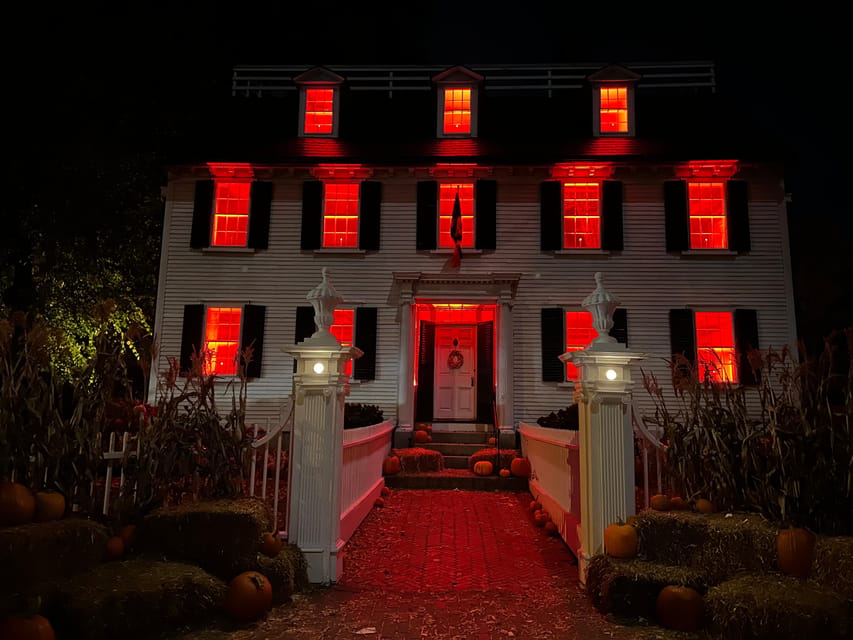 Salem, MA: Hocus Pocus Movie Guided Walking Tour - Ropes Mansion and the pleasure of recognizing a real house