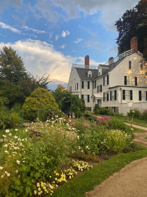 Salem, MA: Hocus Pocus Movie Guided Walking Tour - The final walk to 4 Ocean Avenue and the Dennison House