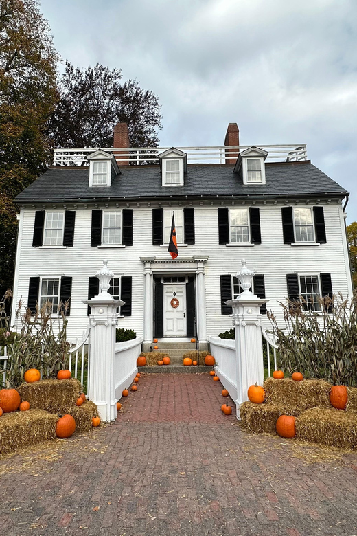 Salem, MA: Hocus Pocus Movie Guided Walking Tour - Pioneer Village, Binx, Emily, and the practical catch