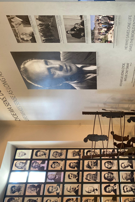 Schindler's List Movie Tour: Historic Sites & Film Location - Walking through Kazimierz with the film in hand