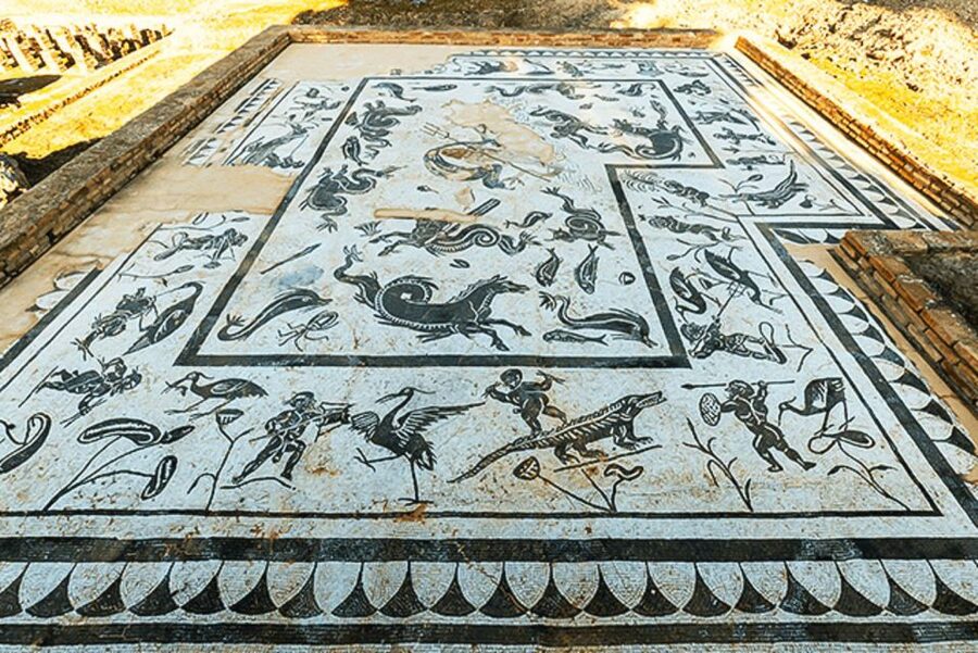 Seville: Game of Thrones and Roman Empire Italica Tour - Casa de los Pájaros puts daily life on view