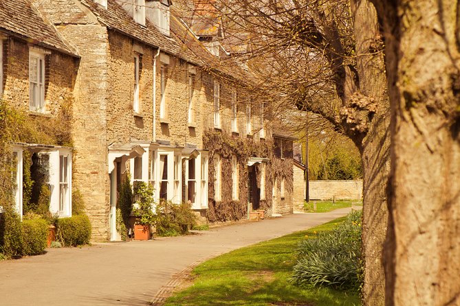 Shared Group Downton Abbey and Highclere Castle Tour from London - Bampton: finding Downton village in real streets