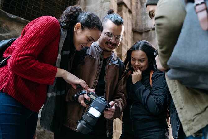 Shine in the Streets of Barcelona: cinematic & candid photos - Starting at Plaça de l’Àngel