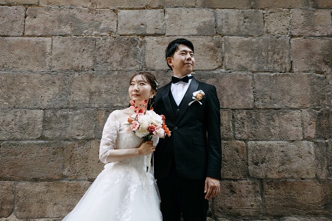 Shine in the Streets of Barcelona: cinematic & candid photos - Barcelona Cathedral: a grand first frame