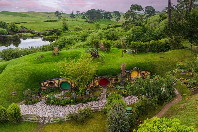 Small-Group Hobbiton and Waitomo Day Tour with Lunch from Auckland - The Green Dragon drink and the Hobbiton lunch