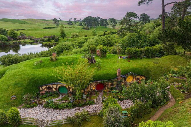 Small Group Luxury Hobbiton Tour incl. Lunch From Auckland - Entering Hobbiton Movie Set