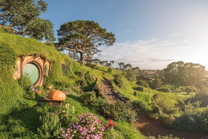 Small Group Luxury Hobbiton Tour incl. Lunch From Auckland - Practical details that can change your day