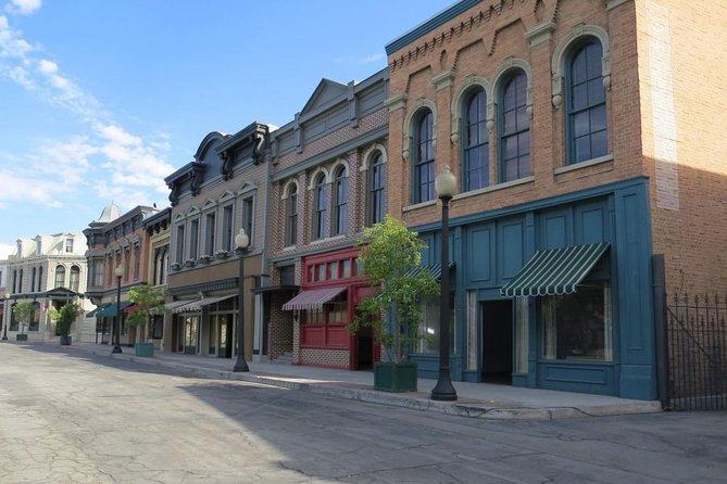 Small-Group Warner Bros and Hollywood Tour from Anaheim - Why this Anaheim to Los Angeles tour works