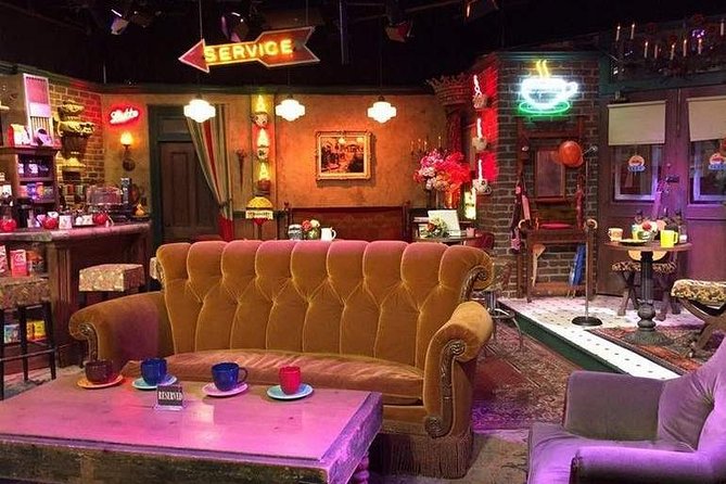 Small-Group Warner Bros and Hollywood Tour from Anaheim - Three hours on Hollywood Boulevard
