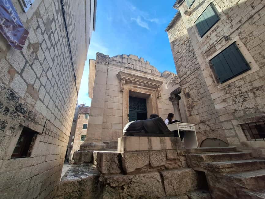 Split: City Walking Tour w/ Game of Thrones Locations - Meeting the guide by the Gregory of Nin statue