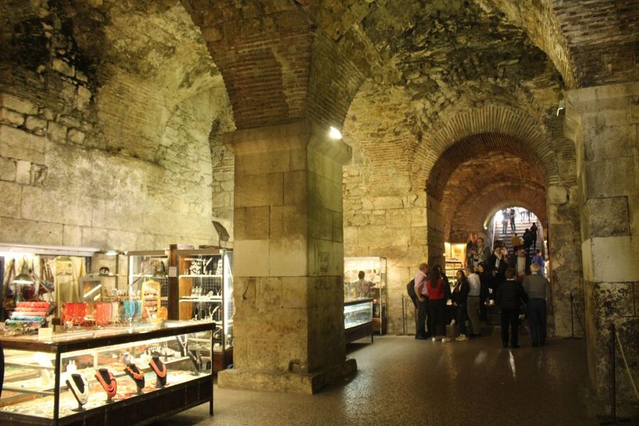 Split: Game of Thrones Small Group Tour of Filming Locations - The Golden Gate and Vestibul