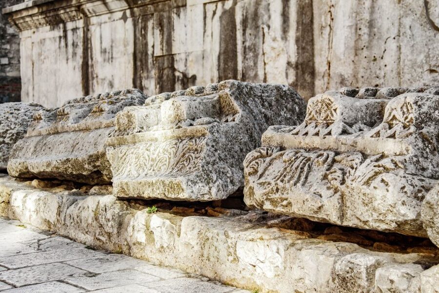 Split Game of Thrones Tour: City of Dragons - The palace cellars and Daenerys’s dragons