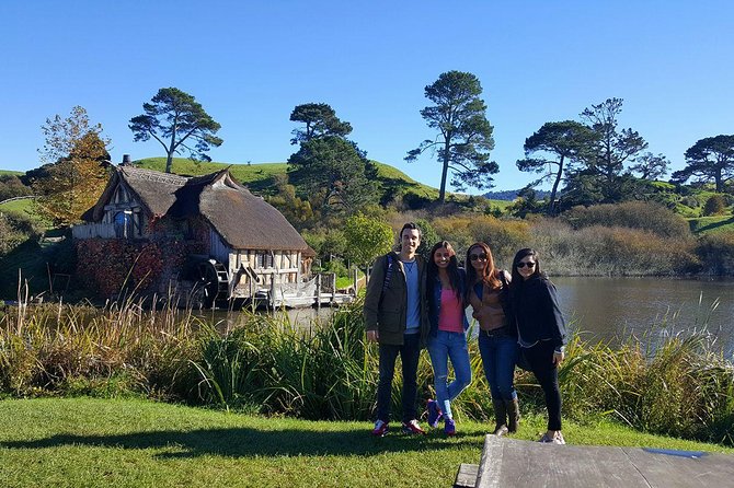 The Hobbiton Movie Set Small-Group Guided Tour from Auckland - The Auckland to Matamata drive