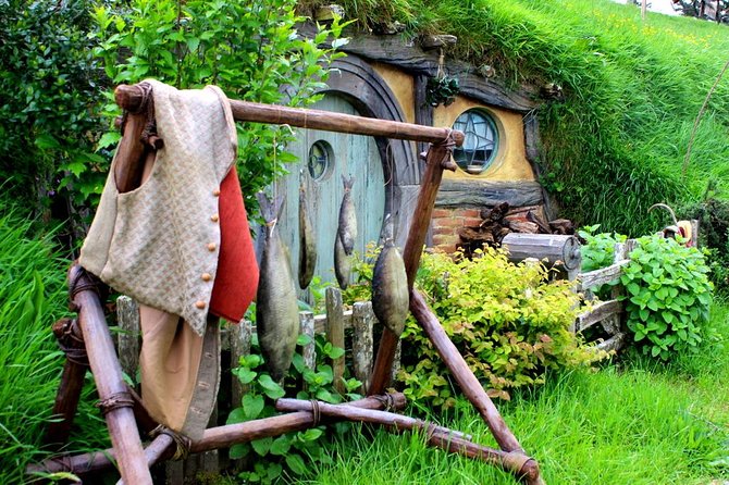 The Hobbiton Movie Set Small-Group Guided Tour from Auckland - Who will enjoy this tour most?