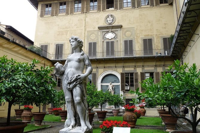 The Medicis: The Movie, The Family, The Palace! - Why the Medici story works best through buildings