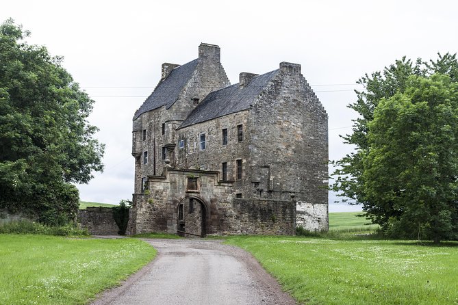 The Outlander 1 Day Experience - Linlithgow Palace: Mary, Queen of Scots and Wentworth Prison