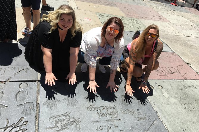The Ultimate LA and Hollywood Photo Tour - Beverly Hills signs and palm-lined streets