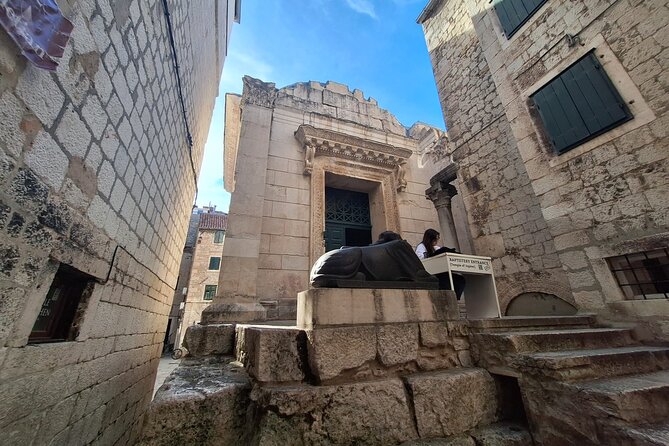Top-Rated Split Game of Thrones and History City Walk - Dracarys! - Meereen, rebellion, and Split’s City Museum
