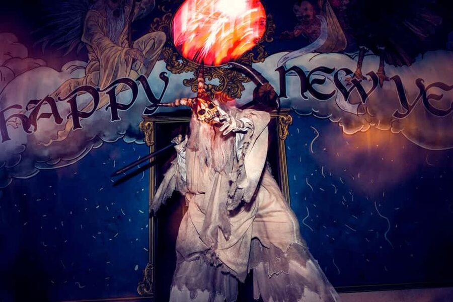 Universal Studios Hollywood: Halloween Horror Nights - Scare zones and entertainment