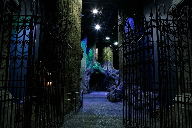 Warner Bros Studio Tour London - The Making of Harry Potter with Hotel Pick-up - Booking details worth checking twice